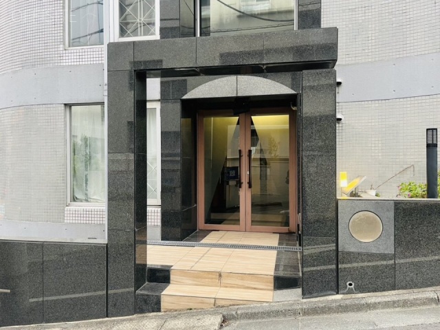 グリーンテラス元代々木ビル エントランス