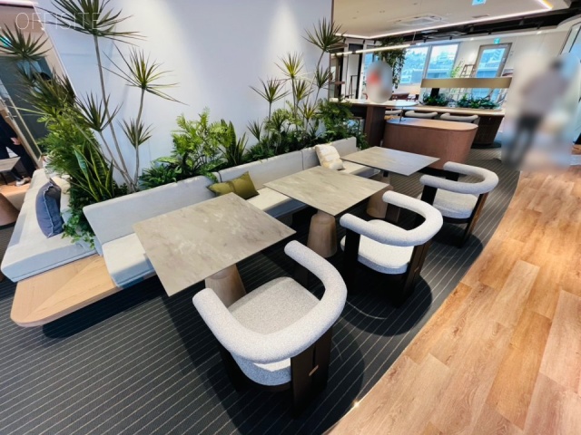 NOW/HERE新宿四谷 エントランス