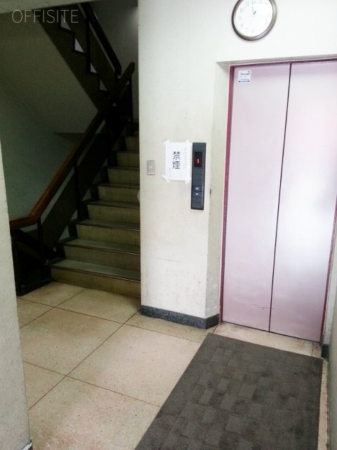 植木ビル エレベーター