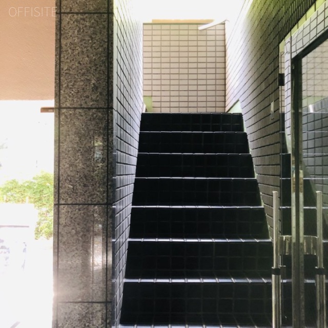 水戸興産ビル エントランス
