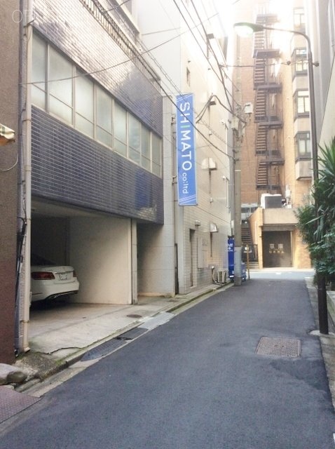 長坂第3ビル ビル周辺道路