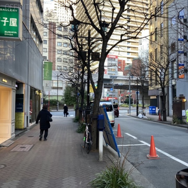 GINZA URBAN 21ビル ビル前面道路