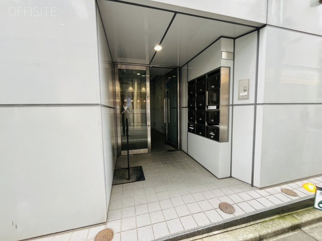 神保町1丁目ビル エントランス