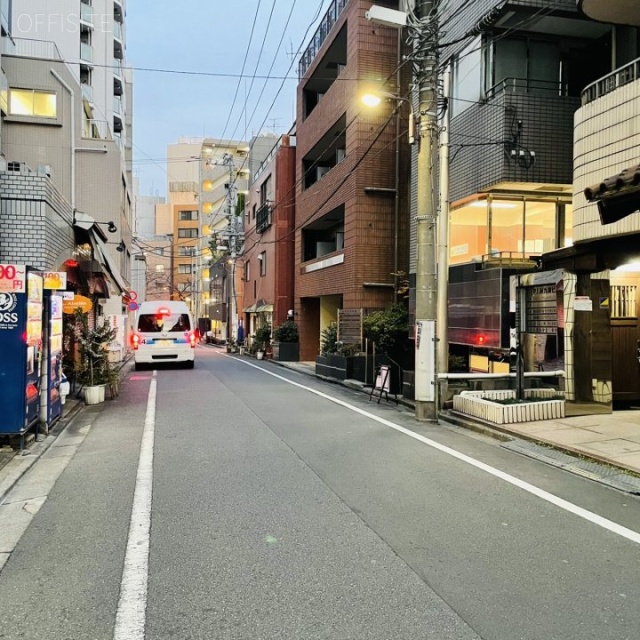 PIM九段ビル　ビル前面道路