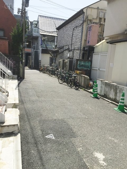 ファンファンビル ビル前面道路