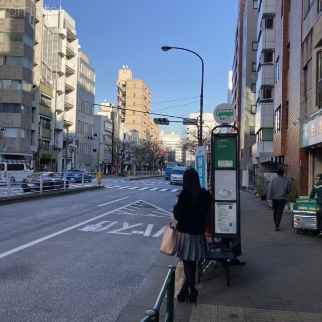テック広尾 ビル前面道路