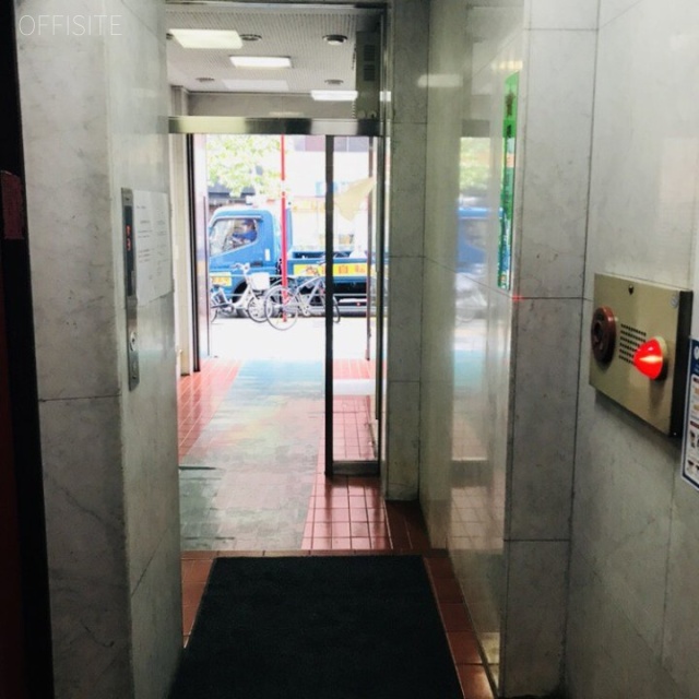 新宿鈴木ビルA館　エントランス