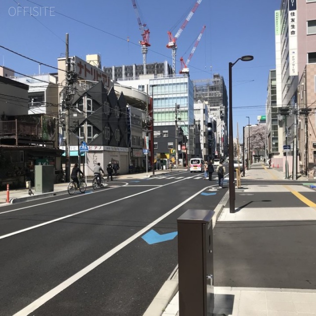 ソシオ大宮 ビル前面道路