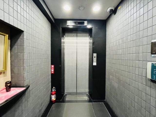 白善ビル　エントランス