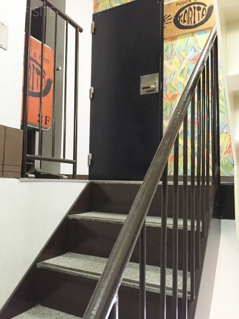 平井ビル エントランス
