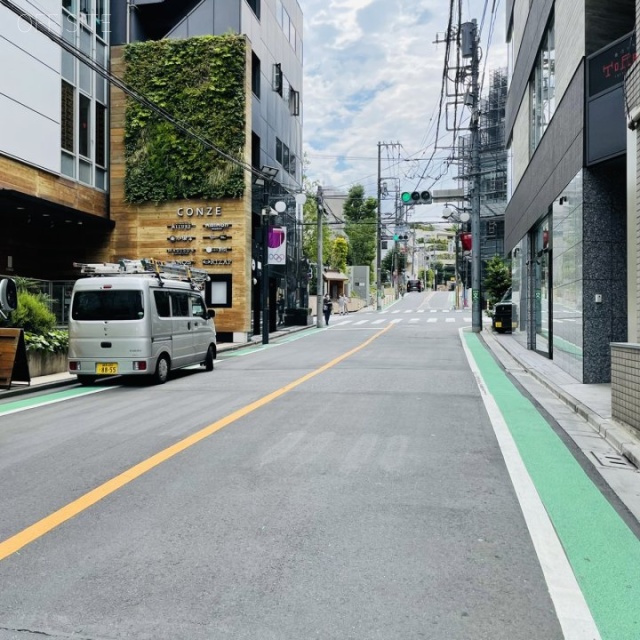 TS山本ビル ビル前面道路