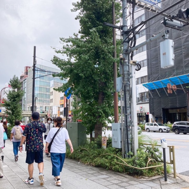 日東ビル　ビル前面道路