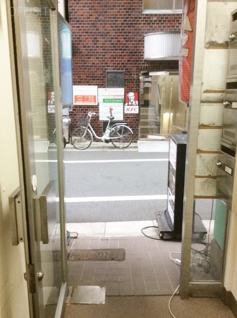 峯村ビル エントランスホール