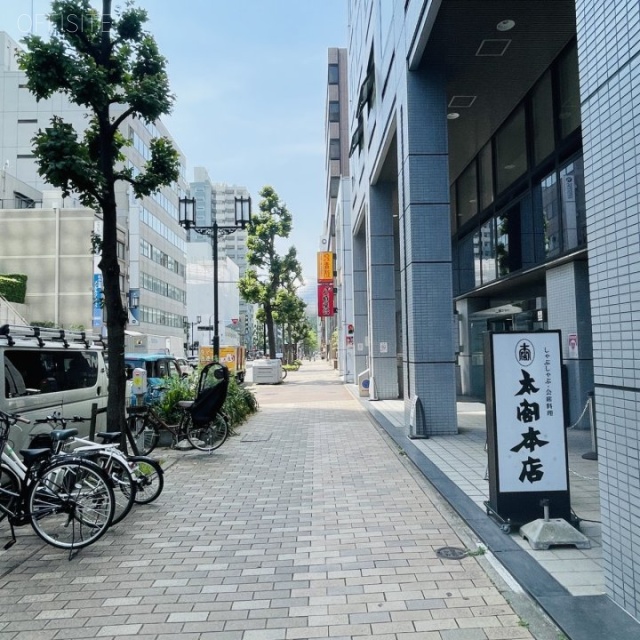 NUP伏見ビル 前面歩道