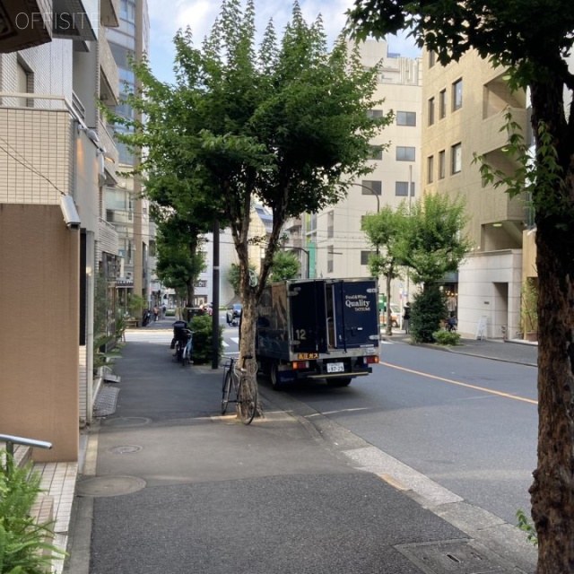 シャルマンコーポ恵比寿 ビル前面道路