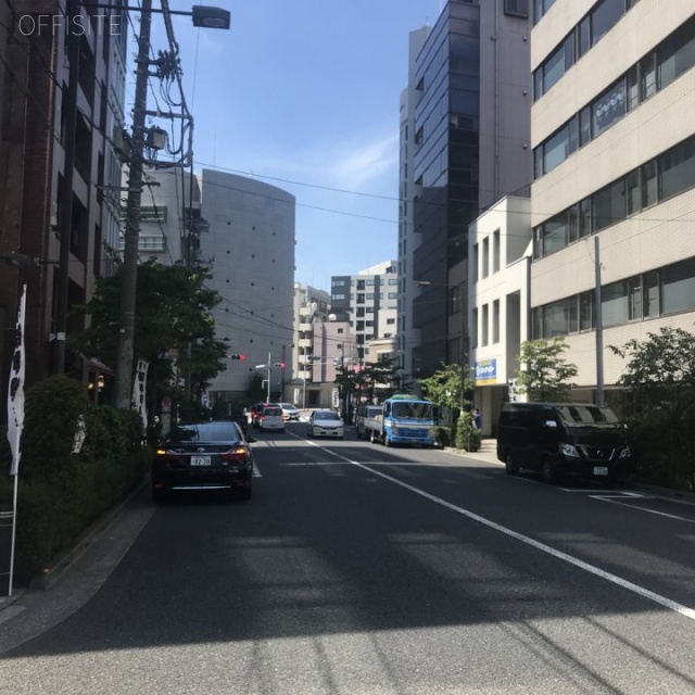 セルコンスクエア ビル前面道路