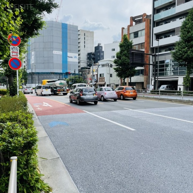 サクライビル ビル前面道路