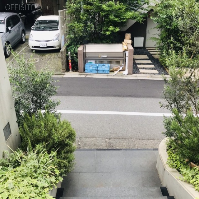 ES原宿ビル エントランス