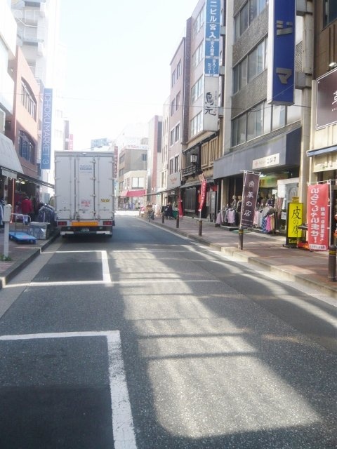 日東タオルビル ビル前面道路