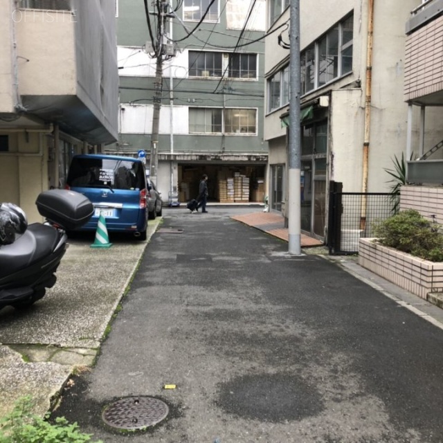 NACビル ビル前面道路