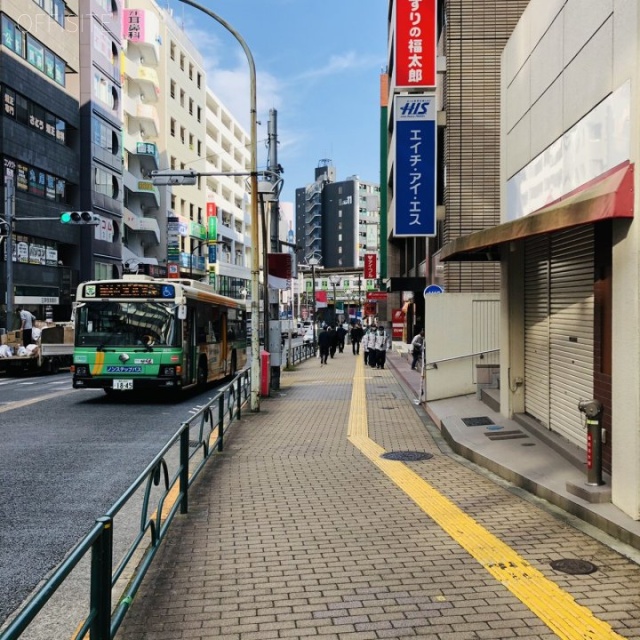 鈴木ビル ビル前面道路