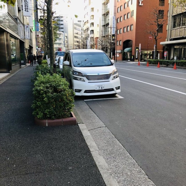 内神田渋谷ビル　ビル前面道路