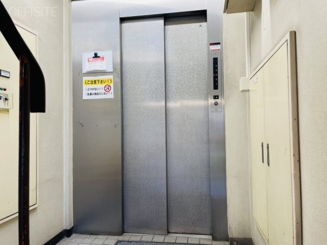 新井ビル　エントランス