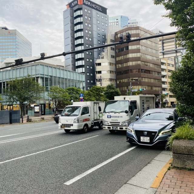 ロックビレイビル 前面道路