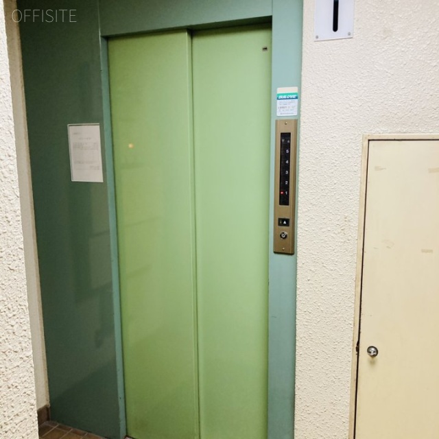 三津和ビル エレベーター