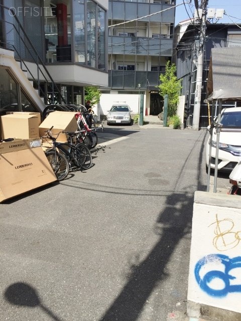 ファンファンビル ビル前面道路