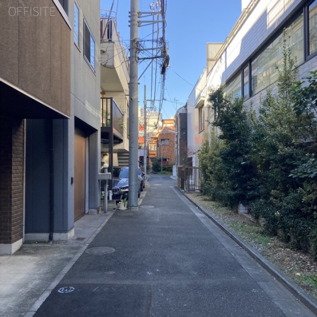 萩原ビル ビル前面道路