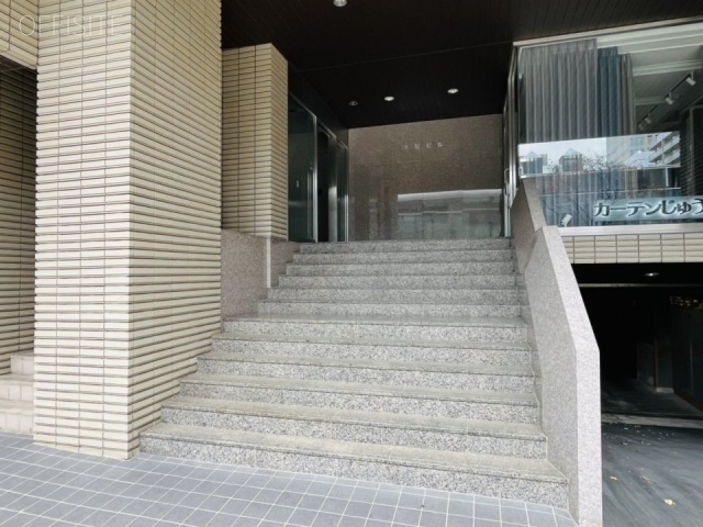 明友ビル エントランス