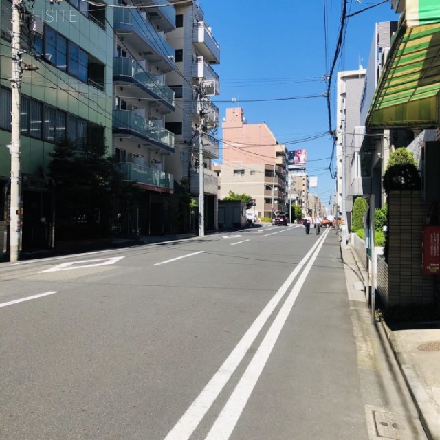 大塚ビル ビル前面道路