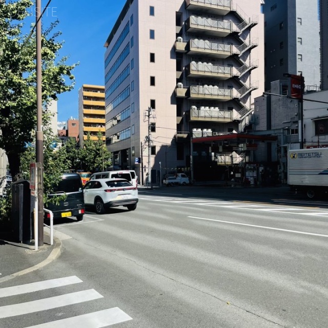 アイエフ外神田 前面に蔵前橋通り
