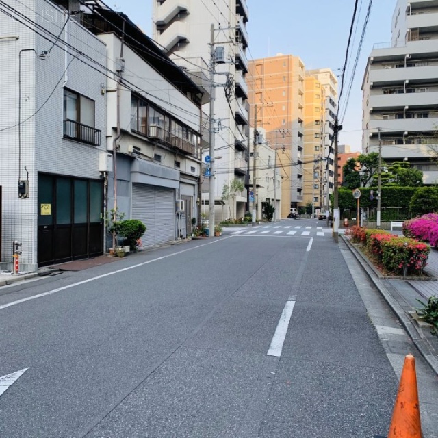 大樹生命新大橋ビル ビル前面道路