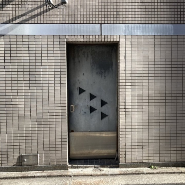 新橋THビル オフィスビル出入口