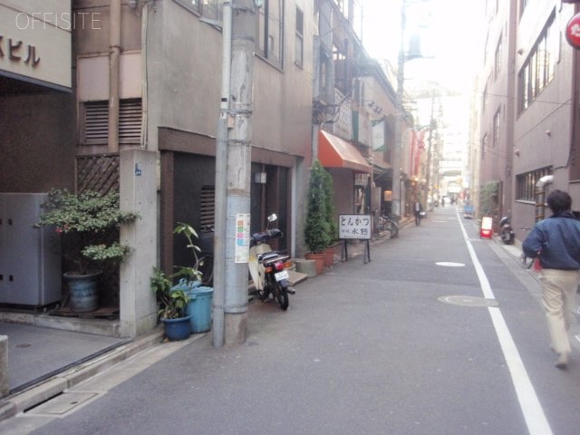 一光赤坂ビル ビル前面道路