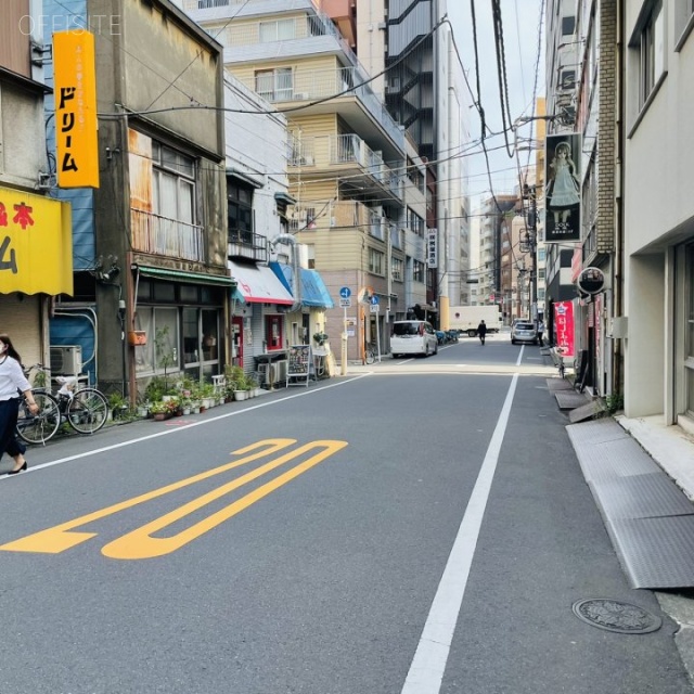 渡辺ビル ビル前面道路