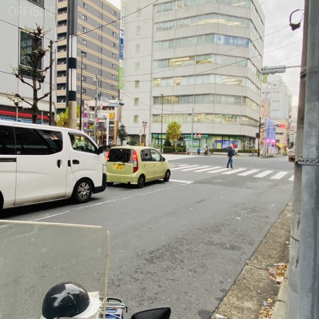 近代ビル ビル前面道路