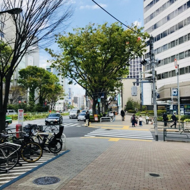 ACN新宿ビル ビル前面道路