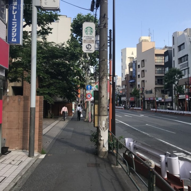 芝田ビル ビル前面道路