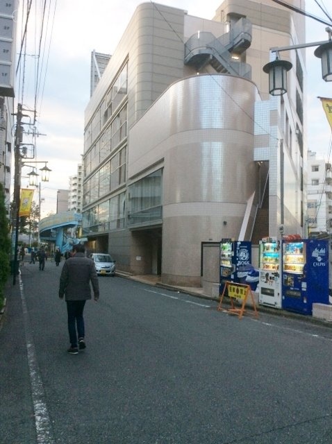 代々木公園セレナビル ビル周辺道路