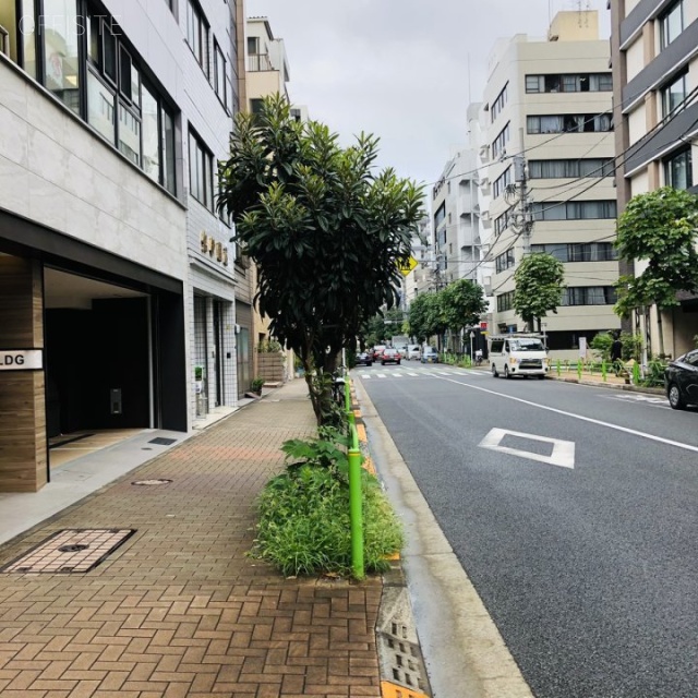 堀川ビル ビル前面道路