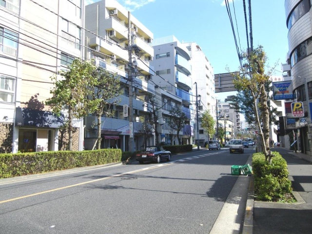 第一荒井麗峰ビル ビル前面道路