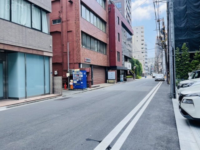東京エムワイビル　前面道路