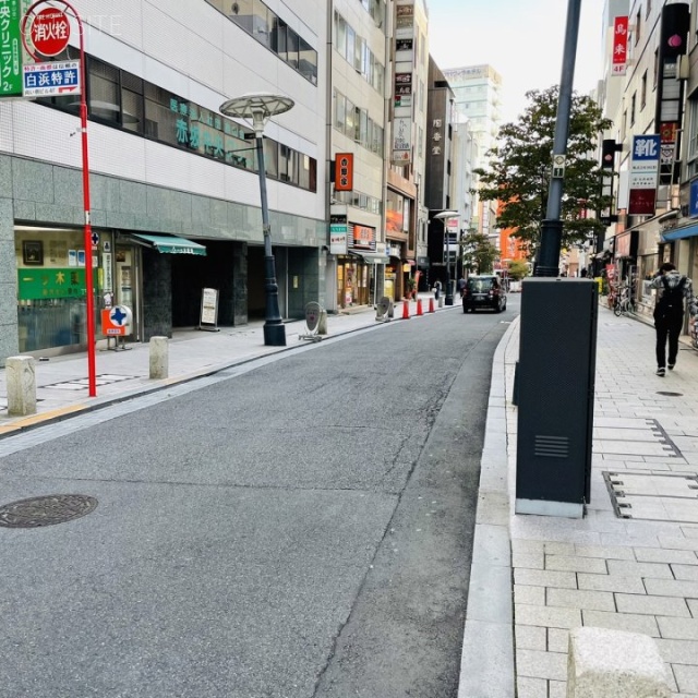 SHIMA赤坂ビル(ビュレックスラボ赤坂) ビル前面道路