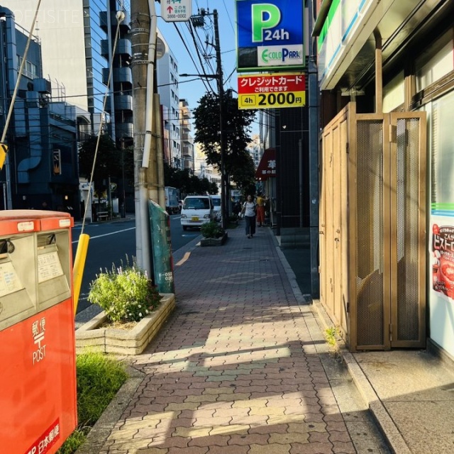 杉木立ビル 前面歩道