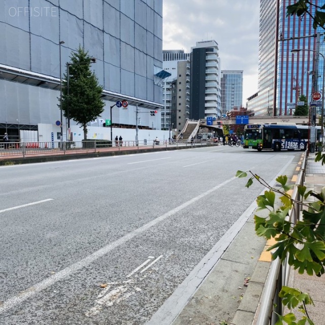 田町日工ビル ビル前面道路