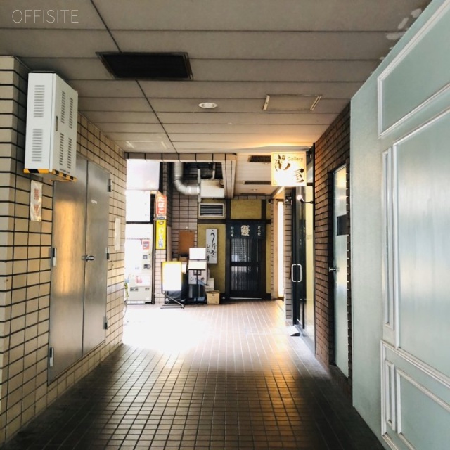 大倉別館ビル エントランス
