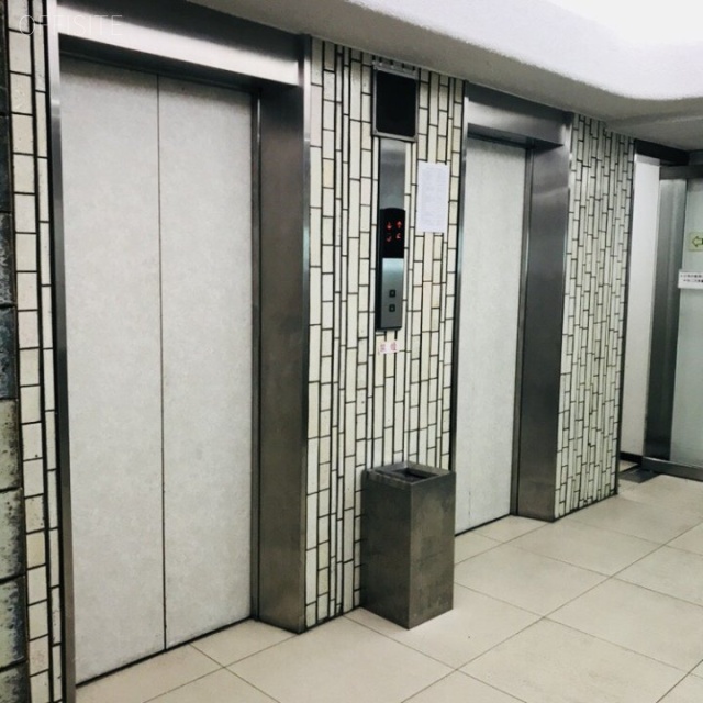 弁護士ビル エレベーター